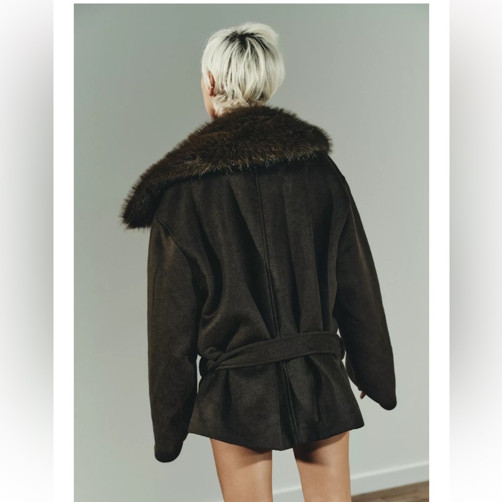 NEW ZARA WOOL BLEND COAT LUXURY WITH FAUX FUR COLLAR XS
🚨NO DISCOUNT - Picture 13 of 15